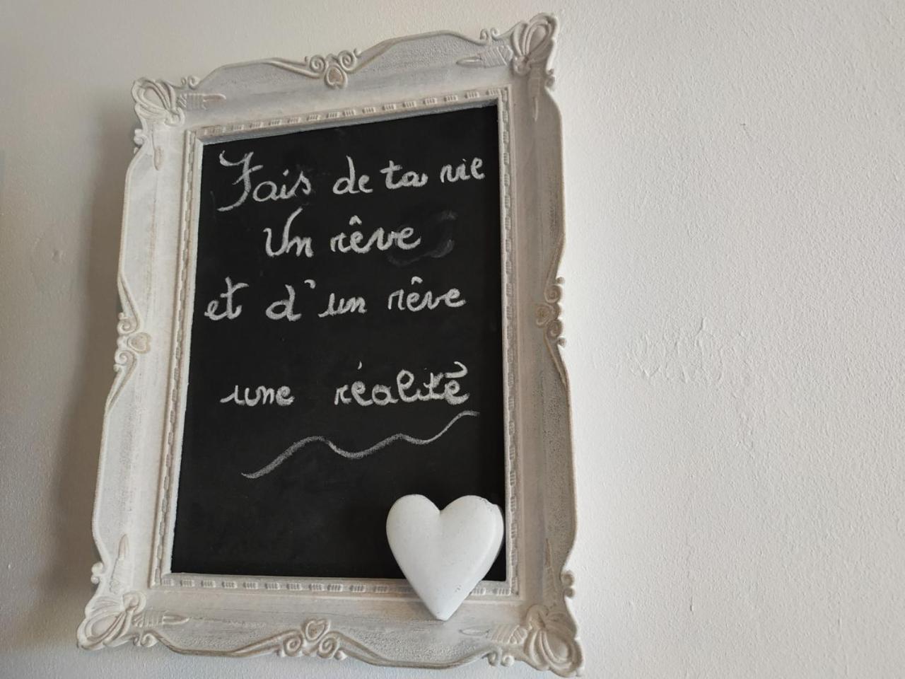 Chez Christy Chemin Des Dinots Bed and Breakfast Saint-Bonnet-de-Four Δωμάτιο φωτογραφία