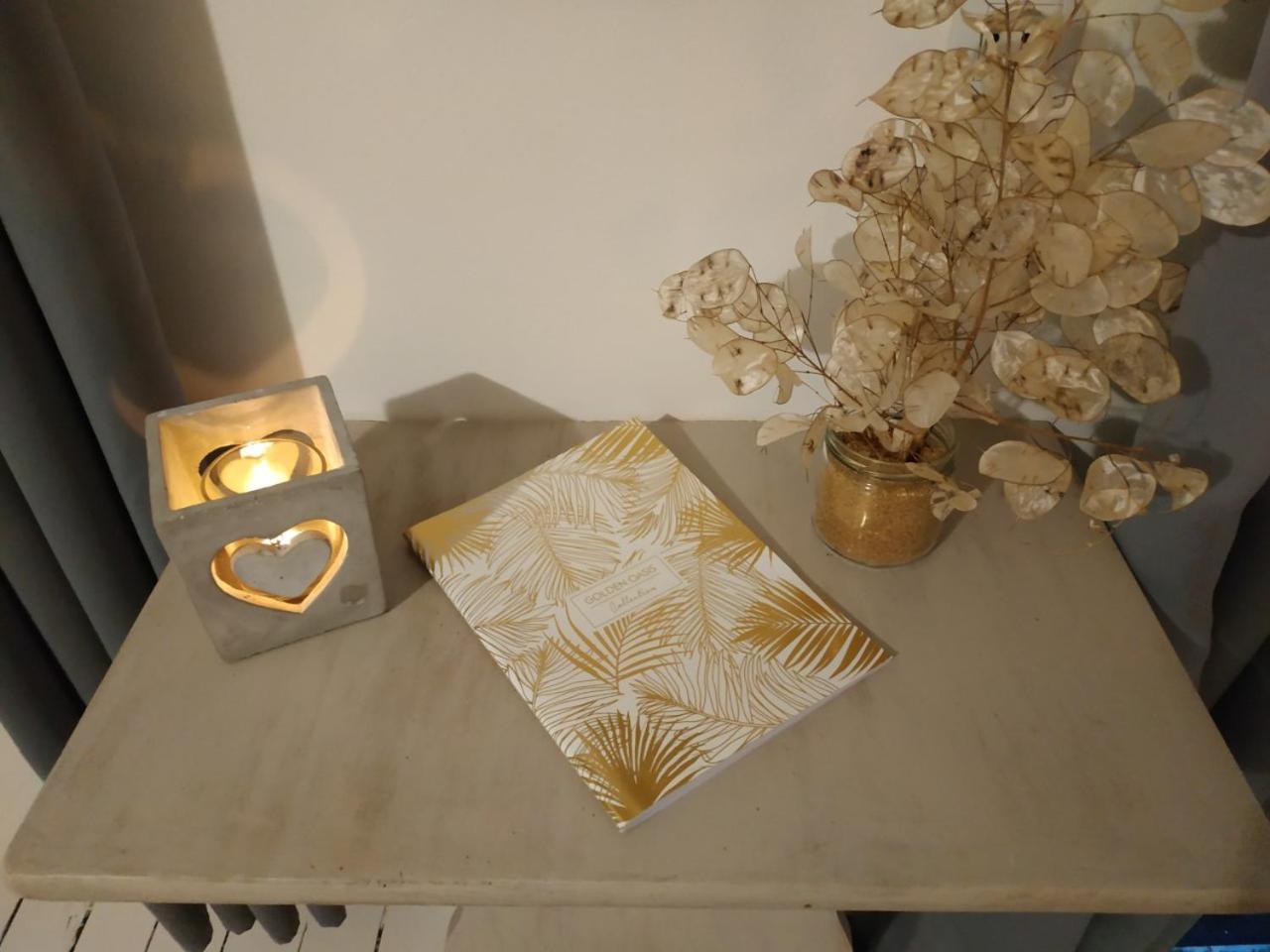 Chez Christy Chemin Des Dinots Bed and Breakfast Saint-Bonnet-de-Four Δωμάτιο φωτογραφία