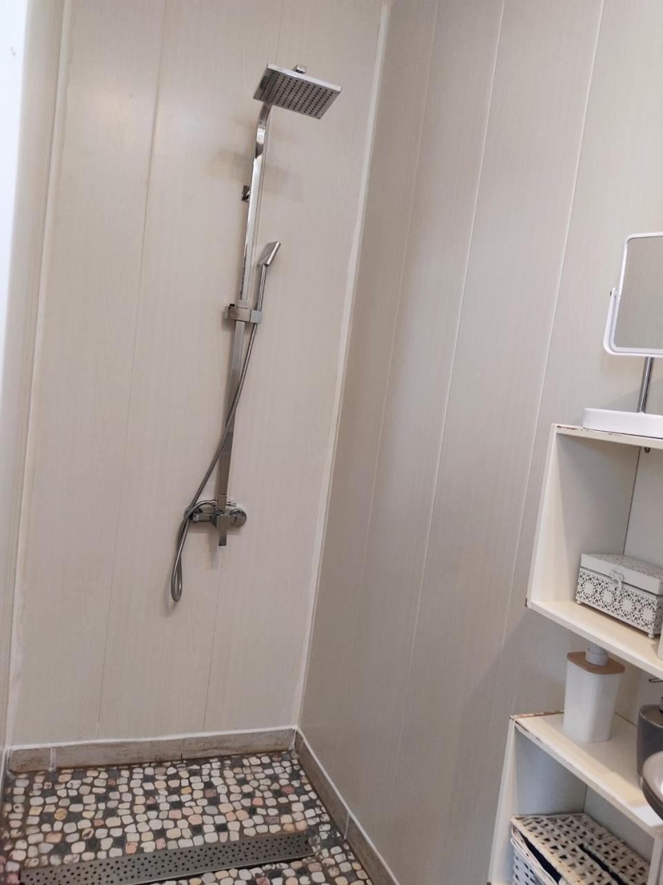 Chez Christy Chemin Des Dinots Bed and Breakfast Saint-Bonnet-de-Four Δωμάτιο φωτογραφία